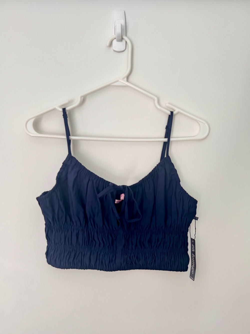 La vie en rose - Navy Smocked Cami Crop Top